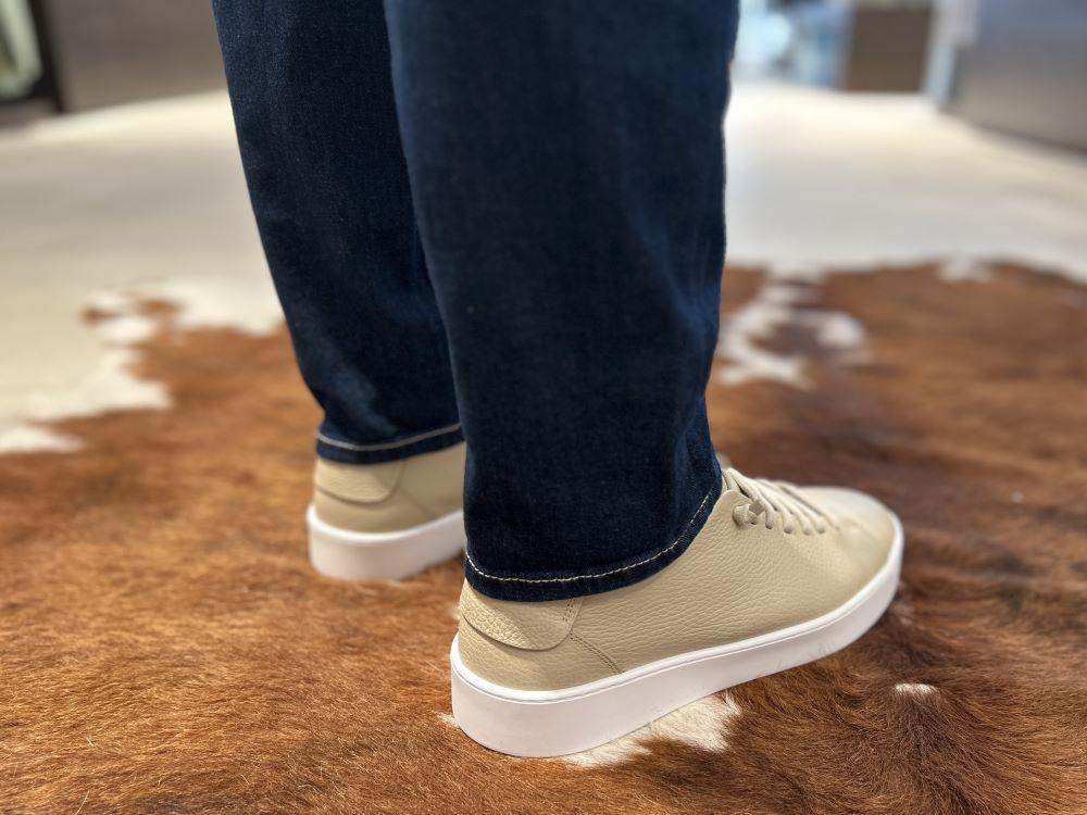 Jeans nach der Änderung in passender Länge